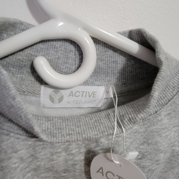 Mock neck cropped sweatshirt-medium - Picture 4 of 6